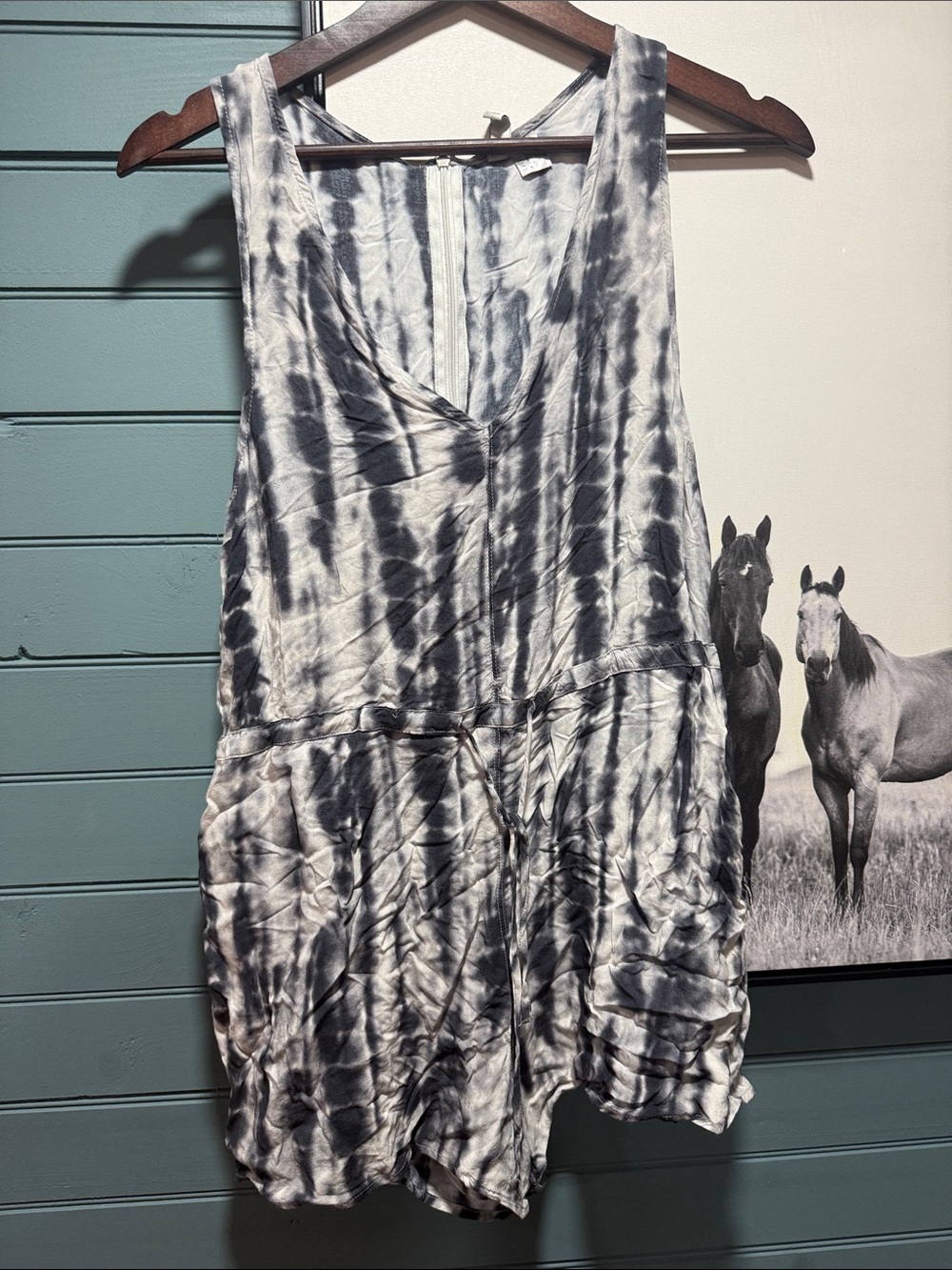 Tie-Dye Sleeveless One-Piece Romper - Gray/White